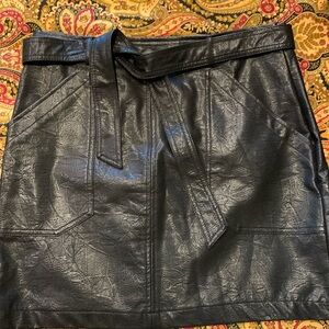 Stelaluce  Black Vegan Mini Skirt Size Large